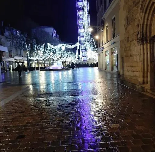 Cocon Dans L'artere Du Centre-ville *